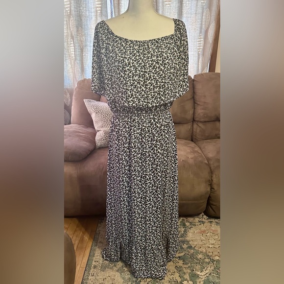 Floral Off The Shoulder Maxi Dress - Picture 2 of 14
